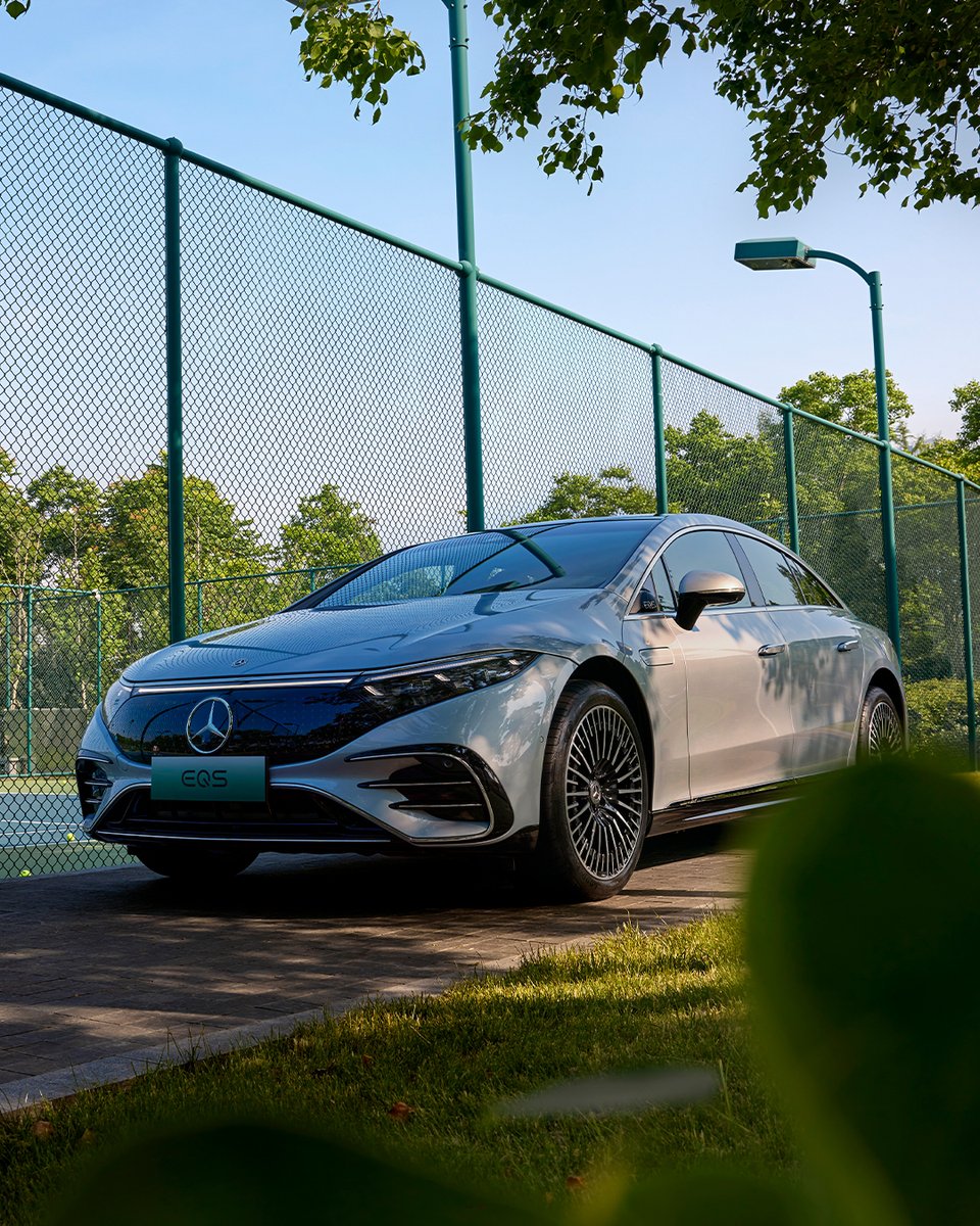 Τι πιο ωραίο από ένα Κυριακάτικο tennis session; Η EQS Sedan είναι σίγουρα η πιο πιστή σου fan. Μάθε περισσότερα εδώ: loom.ly/js67nlk #MercedesBenz #EQTechnology #EQS #Sedan #Electric
