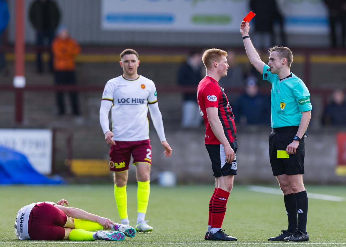 League 2 Champs @Stenhousemuirfc go 7 games undefeated with a 1-1 draw against Elgin City yesterday at Ochilview ⚽📸

#stenhousemuir #champions #elgin #spfl #footballphotography #photography #sportsphotography #canon #sportphotographer #football #scottishfootball #pressphoto