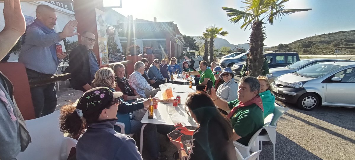 asdeaakela's tweet photo. Continuamos nuestro paseo inmortalizando en fotos este grupo de scouts adultos reunidos para disfrutar de la naturaleza, conocerla y protegerla. https://t.co/DHiBd3wRgF