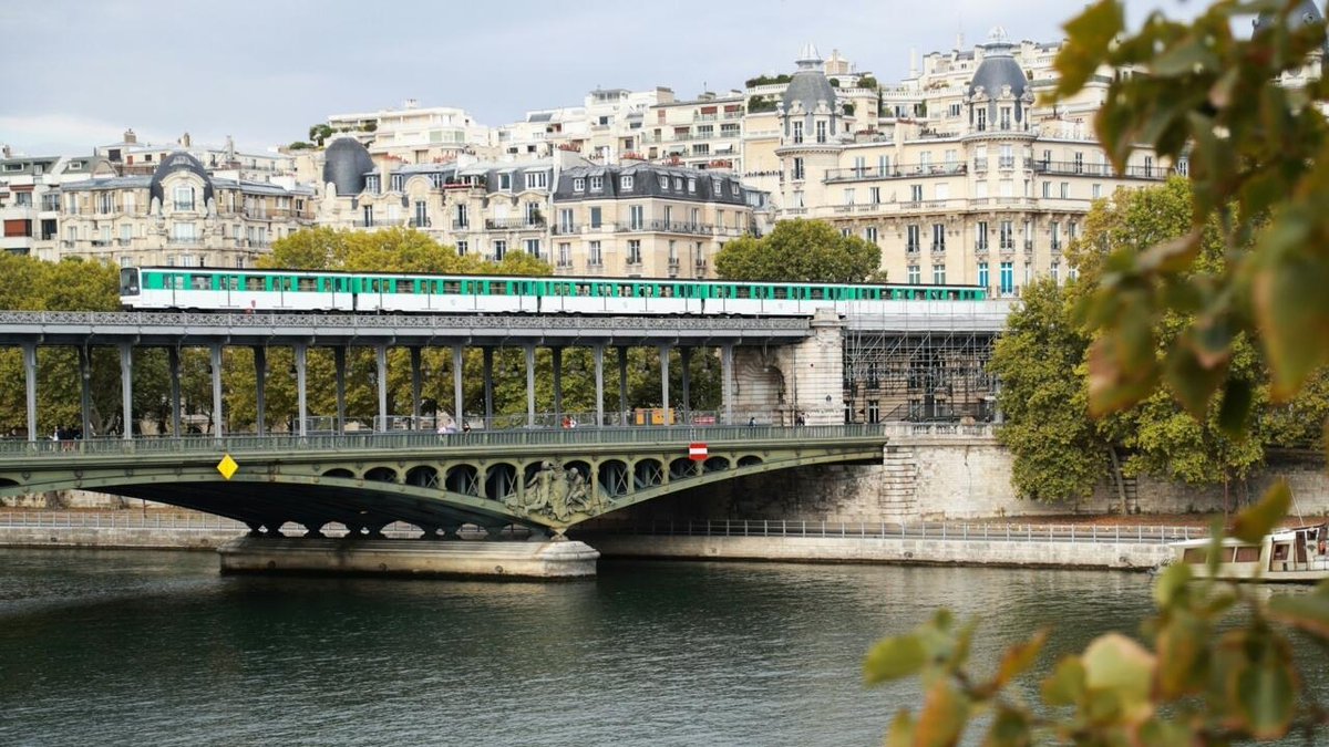 Creaking Paris metro system to face Olympic test f24.my/AG1n.x