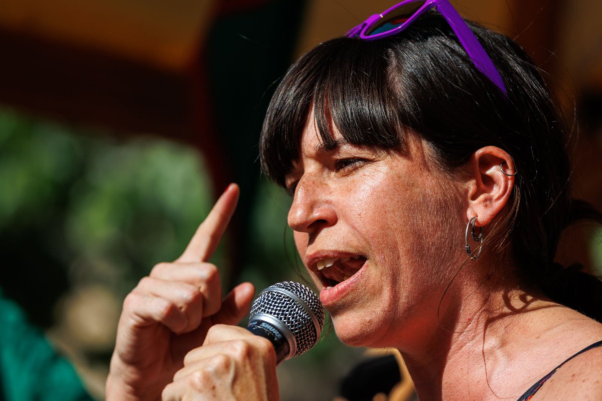 Quedeu avisat, si voleu veure, escoltar i vibrar d'una manera fantàstica, apunteu-vos a la festa l'any que ve! <a href="/combatcorrandes/">Combat de Corrandes de la Garrotxa</a> <a href="/CordeCarxofa/">Cor de Carxofa</a> <a href="/turismegarrotxa/">Associació Turisme Garrotxa</a> <a href="/CATcultura/">CAT Cultura</a>, ben aviat penjaré les fotos en aquesta galeria: bit.ly/4d7zbUu , haig de triar i editar...!