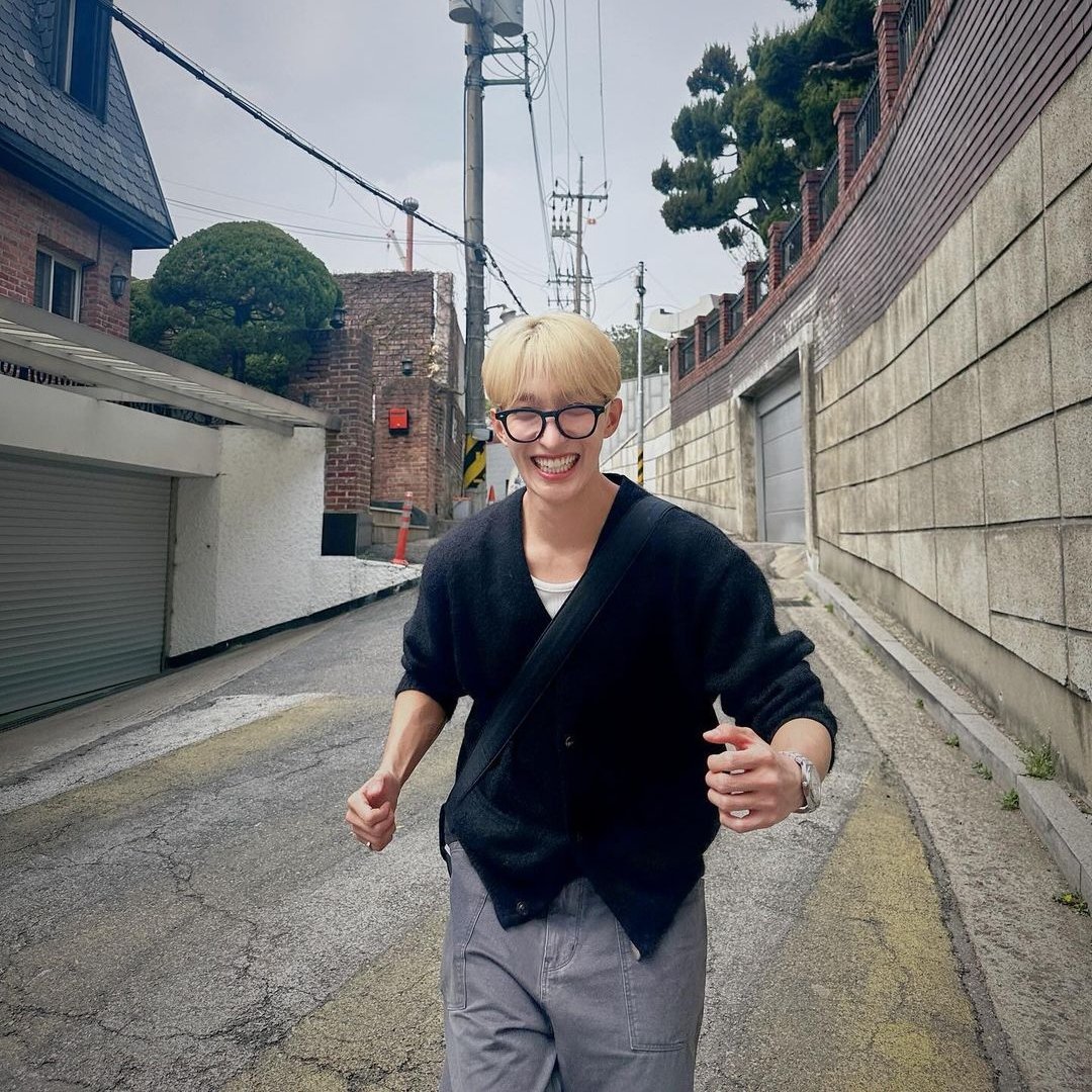 Eun tweet media
