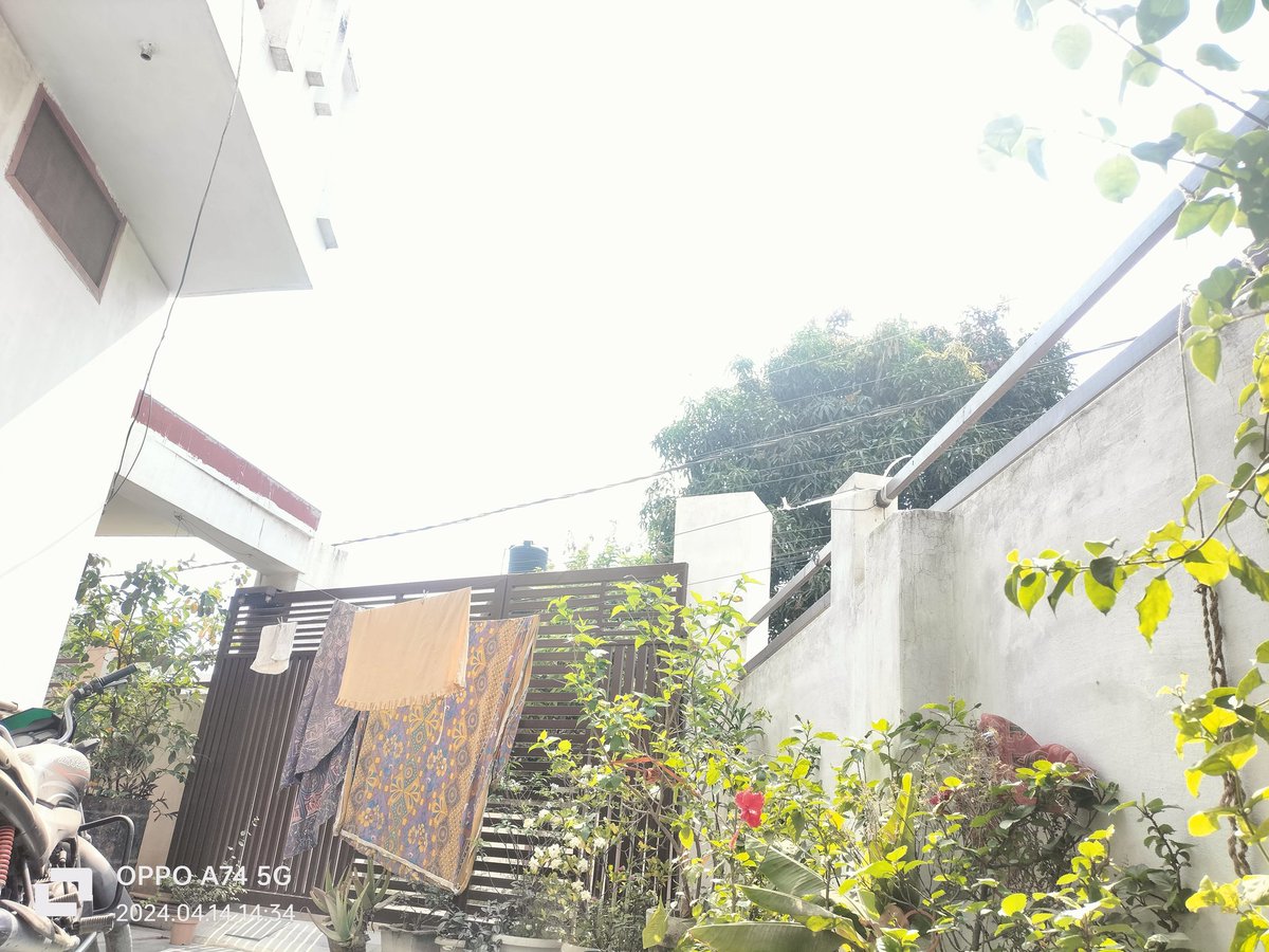 samvaish93's tweet photo. As other #northernareas and bordering #countries are observing #coolclimate #severehailstorms #deadlywind speed #blindingrain here in #northeasternuttarpradesh not a single drop of rain in last 1 month with #severeheat in #gonda doesn't seems like any #monste #westerndisturbance https://t.co/alcP7ufa7f