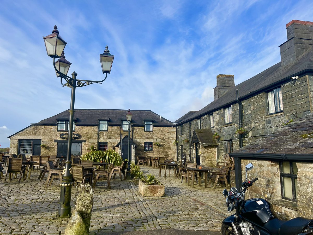 JamaicaInnPara's tweet image. Blue skies over the inn this morning. 

Thank you to Greig at GC Paranormal &amp;amp; your wonderful guests, it was a pleasure working with you all. Safe travels home. 

m.facebook.com/profile.php?id… 

#Cornwall #paranormal #privatehire #ghosts #Kernow