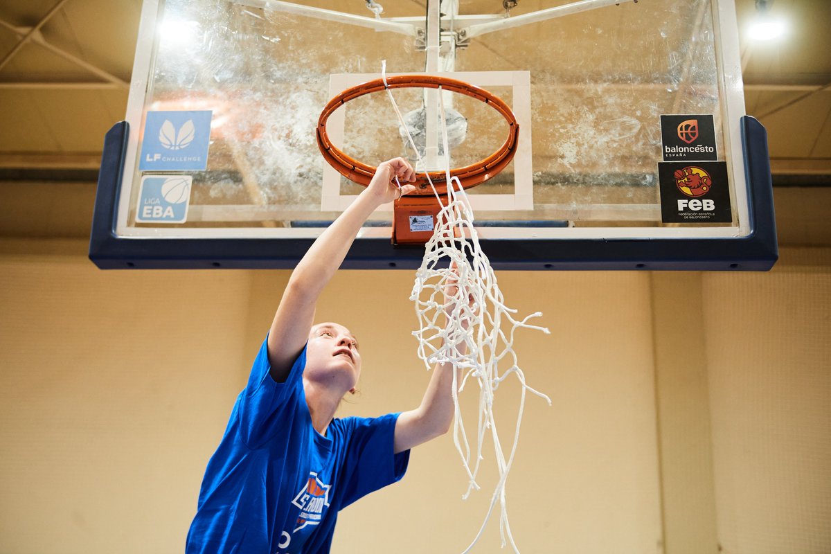 ⛹️‍♀️ #LFChallenge: Una noche que Zizur Mayor y su <a href="/FNBardoi/">FNBardoi</a> jamás olvidarán con lágrimas, alegría, corte de redes...

▶ Disfruta de las mejores imágenes de las campeonas desde la Galería de <a href="/BaloncestoESP/">Baloncesto España</a>

📸 Galería fotos Flickr ⬇
flickr.com/photos/febgale…