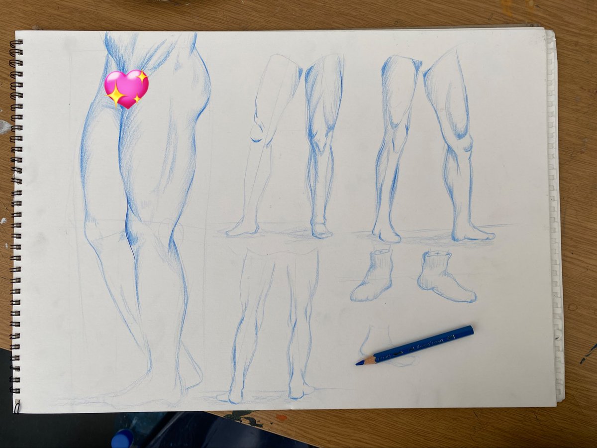 KatyPNG's tweet photo. Some quick leg studies from class 🦵 https://t.co/gyG9pBNn88