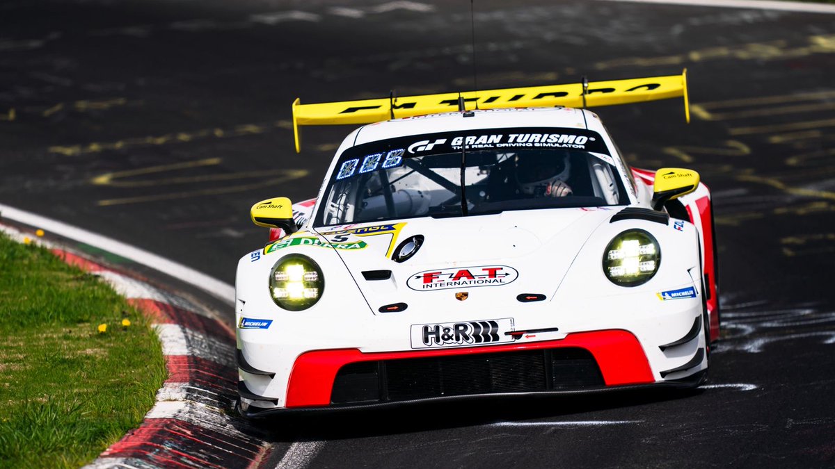 PorscheRaces tweet picture