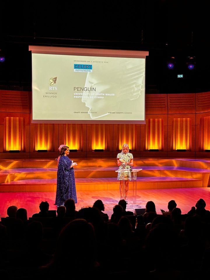 Manon (@manonjenkins) on Twitter photo Had lots of fun presenting an award at the <a href="/RTSCymruWales/">RTS Cymru Wales</a> on Friday evening!
Llongyfarchiadau to all winners and nominees 🎥 Had lots of fun presenting an award at the <a href="/RTSCymruWales/">RTS Cymru Wales</a> on Friday evening!
Llongyfarchiadau to all winners and nominees 🎥