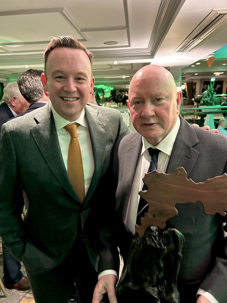 A fearless voice for journalists, but more importantly, a true friend. The most decent of men & a terrific trade union leader. It was an honour to be with @Seamusdo & all the Dooley clan in Tullamore last night as he was awarded Offaly person of the year