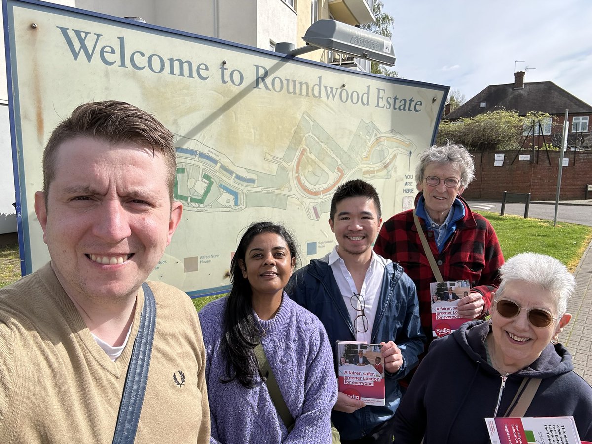 Out on the #LabourDoorstep on the Roundwood Estate this morning with @MiliKPatel, @JumboChan + volunteers from @BrentLabour.

Great to be visiting blocks named after some @UKLabour heroes including Keir Hardie House and Clement Attlee House.

Lots of support for @SadiqKhan here!