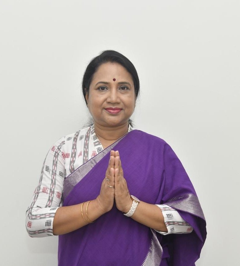 incsashmita's tweet photo. Always stood and will stand with @INCIndia's vision. Thank you for considering me as the #Dhenkanal Loksabha Candidate. Many thanks to the central & the state leadership.

Under the direction of @kharge Ji, @RahulGandhi ji, and hon'ble #SoniaGandhi ji, hon'ble @SaratPatINC ji, hon'ble @drajoykumar ji, @LambaAlka ji we will make the difference. 

#Congress @INCOdisha