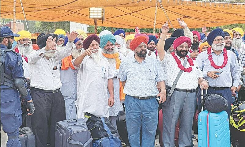 Beautiful display of religious diversity in #Pakistan as over 2,475 #Sikh pilgrims from #India have been welcomed to celebrate #Baisakhi Mela and #KhalsaJanamDin. This heartwarming gesture showcases the #Pakistan's commitment to embracing cultural unity and fostering mutual