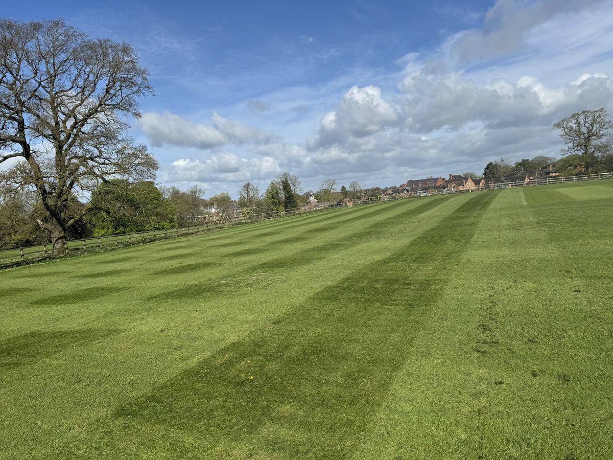 betleycc's tweet photo. Nice early start this morning.. what a difference from Tuesday, along way to go still but starting look like a cricket pitch again 🏏🏏 https://t.co/LQjMdo60Z7