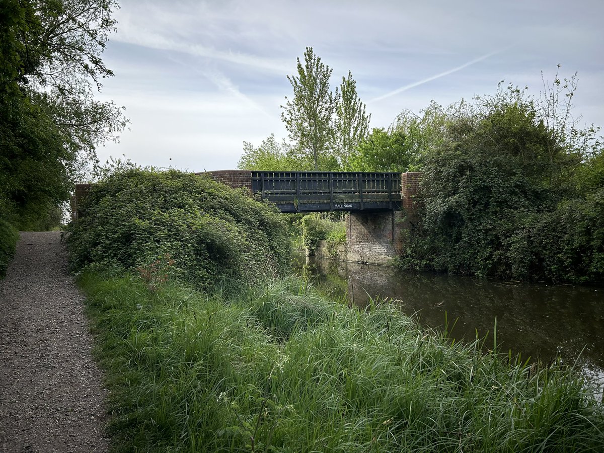 trevor_knights's tweet photo. @runningpunks #vrc #rebelsrelay @JSFRunners Morning all! First miles after Brighton and a day out in London yesterday. Good to get the legs turning over. Two weeks after the big 60 and a week after marathon number 8 and I actually feel okay ! Cheers all https://t.co/RzSFAmFwXk