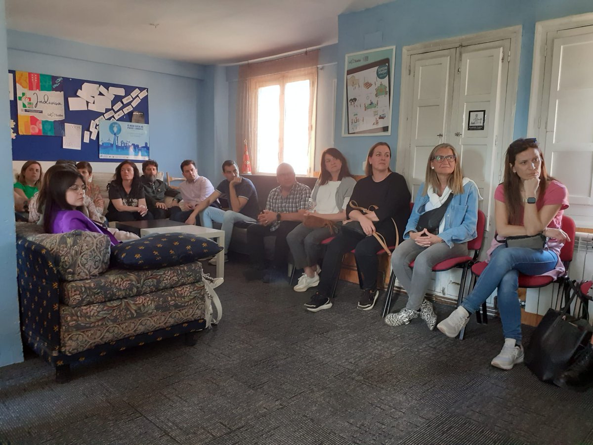 SalleObra's tweet photo. Visita de la promoción del  #CELAS a nuestra obra socioeducativa. Como lasalianos seguimos haciendo del servicio a los más necesitados de nuestra sociedad uno de los pilares de nuestra identidad.
#SomosLaSalle
#Gracias https://t.co/evEk38TtXE