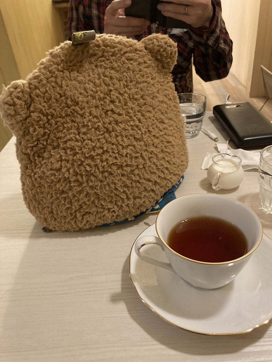 お茶を　飲みにきました