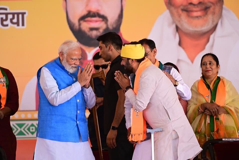 buntyviveksahu's tweet photo. अबकी बार, छिंदवाड़ा भी मोदी का परिवार
मोदी की गेरेंटी है, छिंदवाड़ा से भाजपा को विजयी बनाना है और छिंदवाड़ा में भी पूरे देश की तरह विकास की गंगा बहाना है 🪷🪷🪷🪷🪷🪷
#NaMo #NarendraModi #ModiKaParivar #Chhindwara #chhindwaracity https://t.co/gN9RHNJ74f