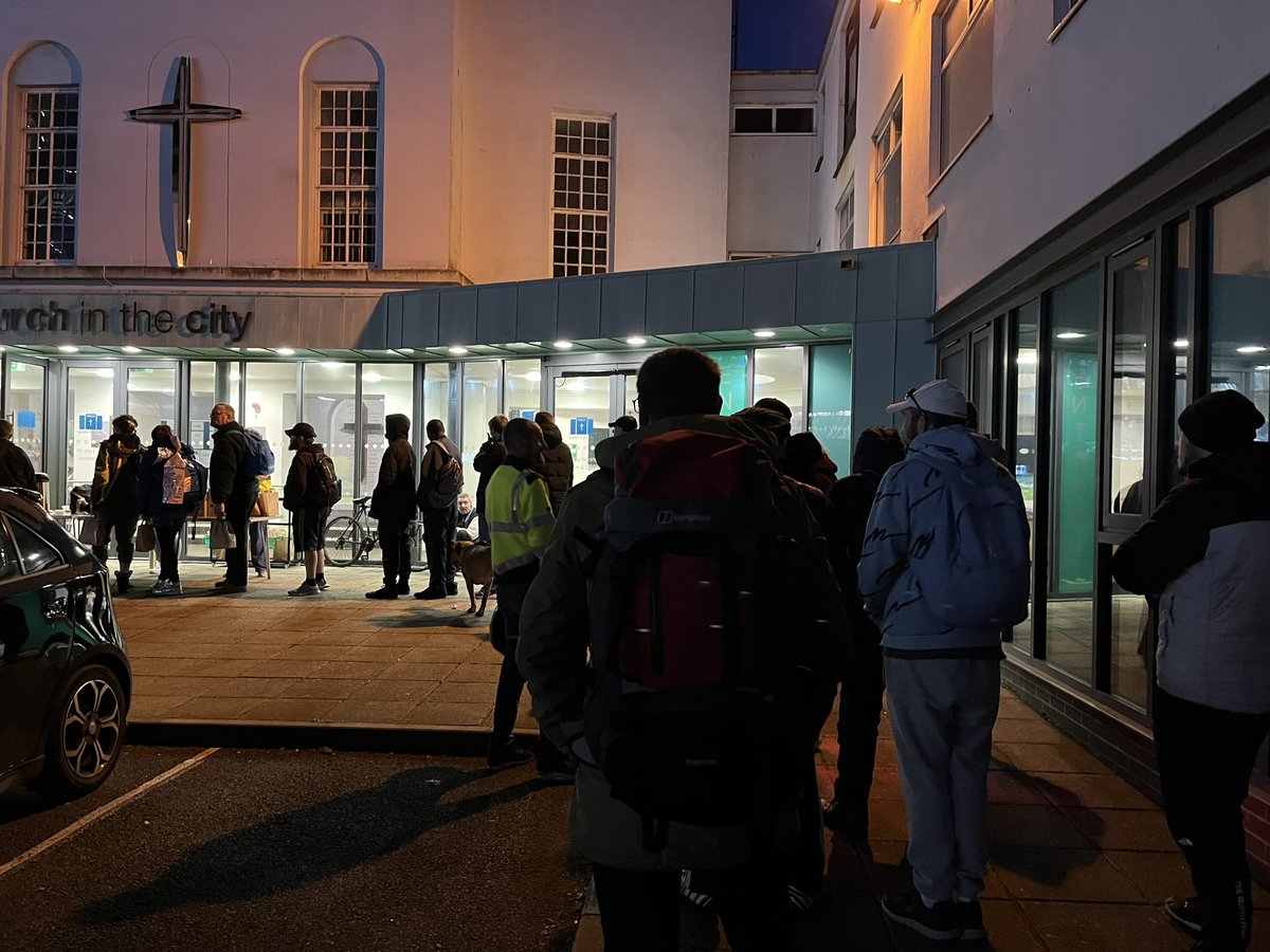 It was a very busy Saturday for the team from Methodist Central Hall & St Peter & the Holy Apostles with 98 meals served, 88 on the Run + 10 extras. 3 sleeping bags, clothes & toiletries also given out. 🙏 to the team & Kingfisher Fish & Chips for the burgers, baps & sausages.