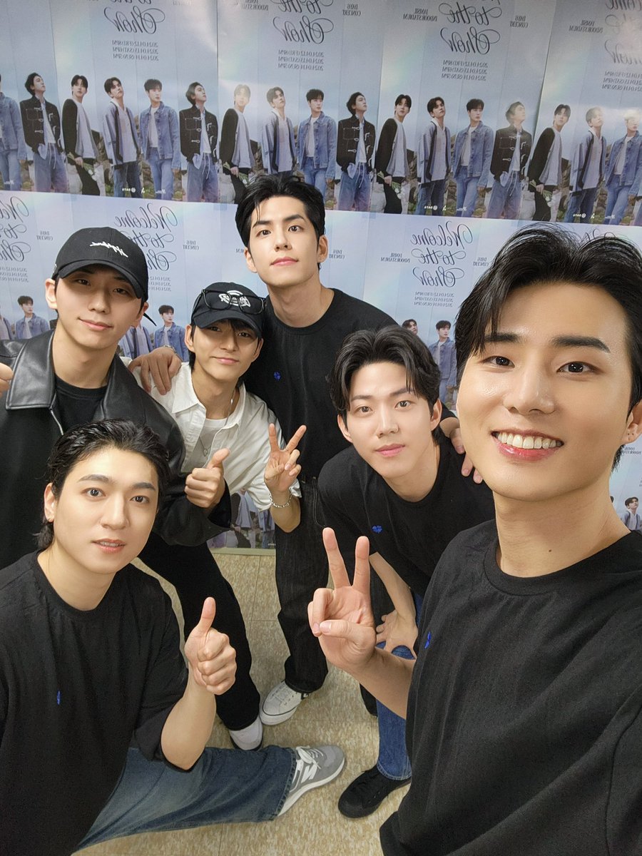 XH_official's tweet photo. [ #Xtra_Scenes ]

DAY6 선배님들의 콘서트
<Welcome to the Show>
다녀왔습니다 💚

My Day 건일 오드도 
선배님들 곁에
영원히 함께 할 예정..🍀

#XdinaryHeroes #엑스디너리히어로즈
#건일 #Gunil
#Ode
#WE_ARE_ALL_HEROES
@day6official https://t.co/zUSENOfaZP