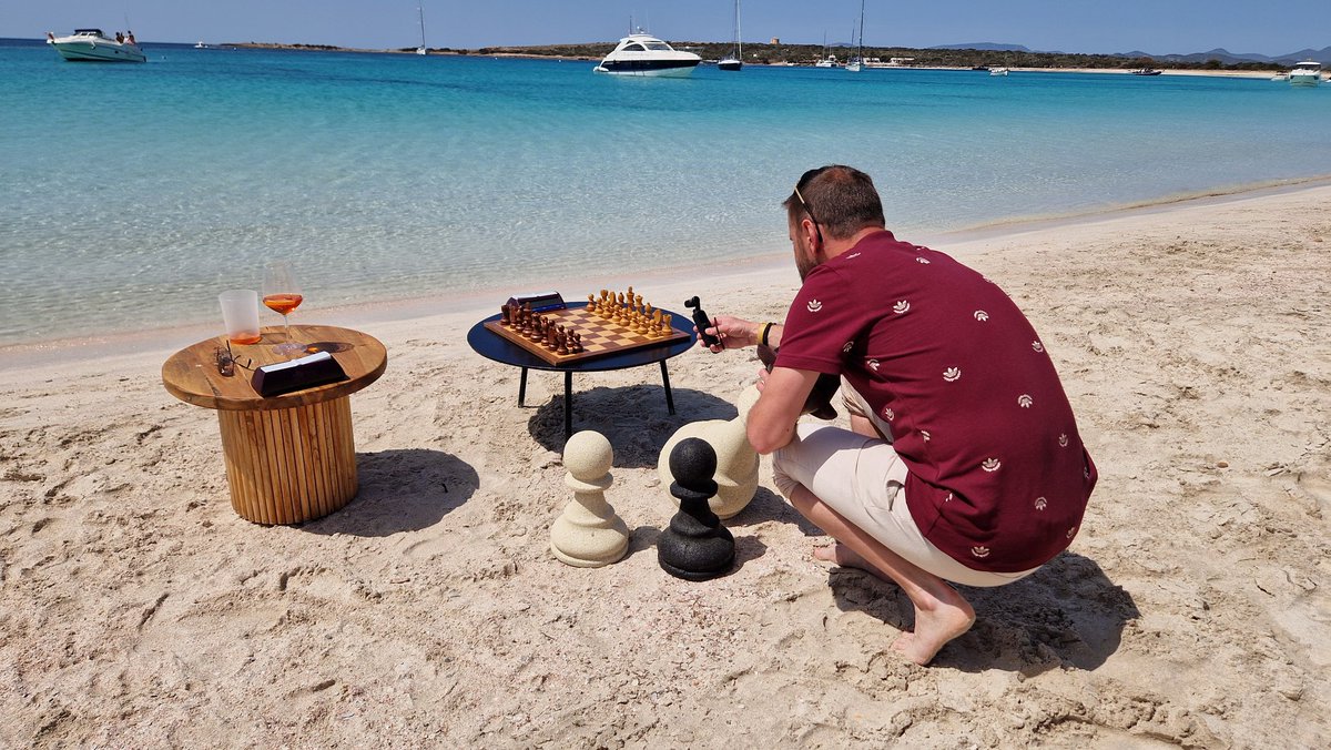SunwayChessOpen's tweet image. We may not have the best event, but we&apos;re surrounded by the best photographers! 😊
@davidllada
@EuropeanChessTV 
@TarjeiJS 
#ChessInParadise