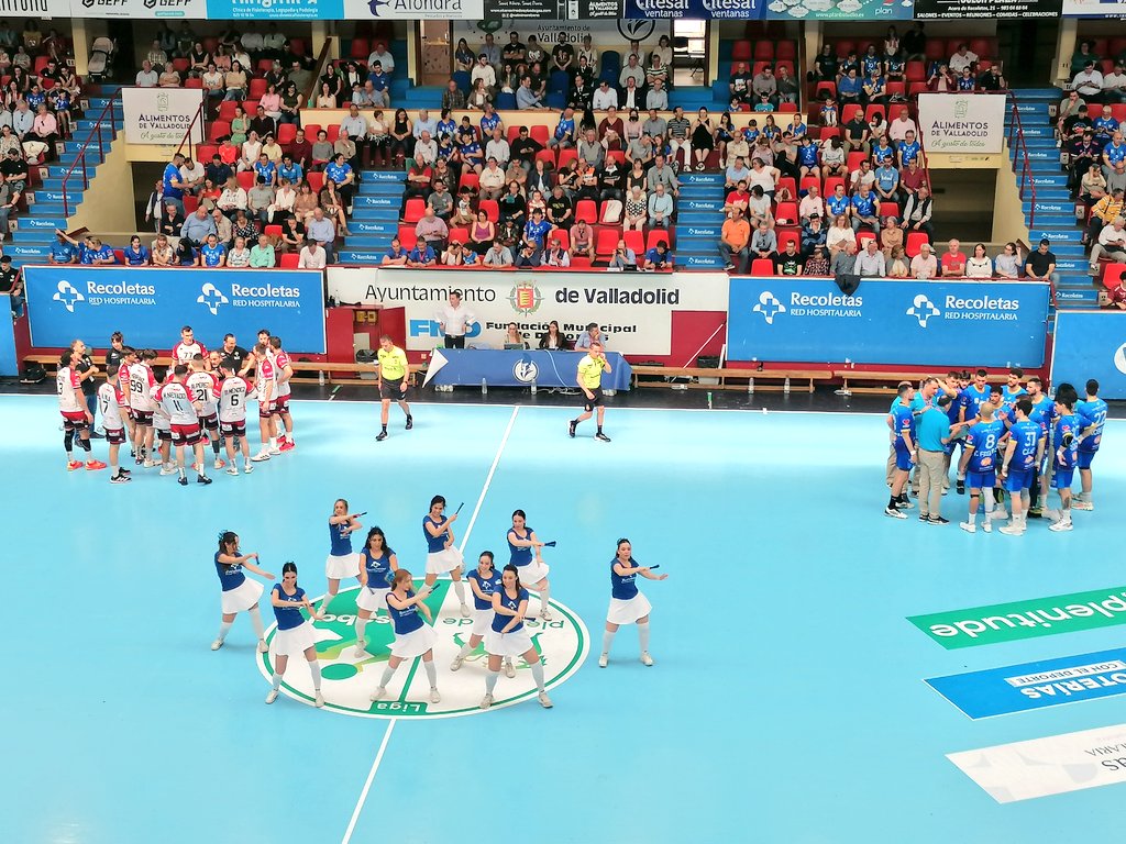 MARCAvalladolid's tweet photo. 🤾‍♂️ ¡FINAL en Huerta del Rey! 

@RecoletasSalud @atlvalladolid 32-29 @viverosherol @BalonmanoNava

✅ 3ª victoria seguida

🥅 @Alvaroml_1999, con 7 tantos, máximo goleador del partido

🤚 9 paradas de Nagy

📈 Los de Pisonero se sitúan a un punto de la 6ª plaza

#Pucela @ASOBAL https://t.co/jXzjVOj3qc