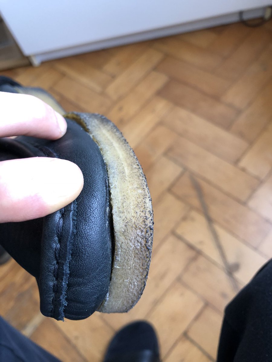 JoeStembridge's tweet photo. @clarkshelp only owned these £250 Clarks Originals wallabees over a year or so, with only light use, sole is coming away. As a company who are meant to pride themselves on their shoes this is bad craftsmanship. Are you able to offer replacement or advice on repair?  E.g glue type https://t.co/tq7N2XCSRL