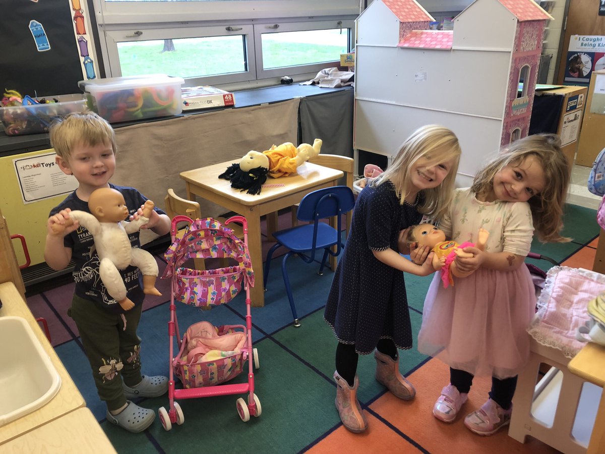 MissSharonCohen's tweet photo. More marvelous M centers… marble painting, Minnie Mouse, mommies and daddies and more magnets!@Dr_BethHoffman #thehopewellway, #HESPeech https://t.co/MM4LsdTrVr