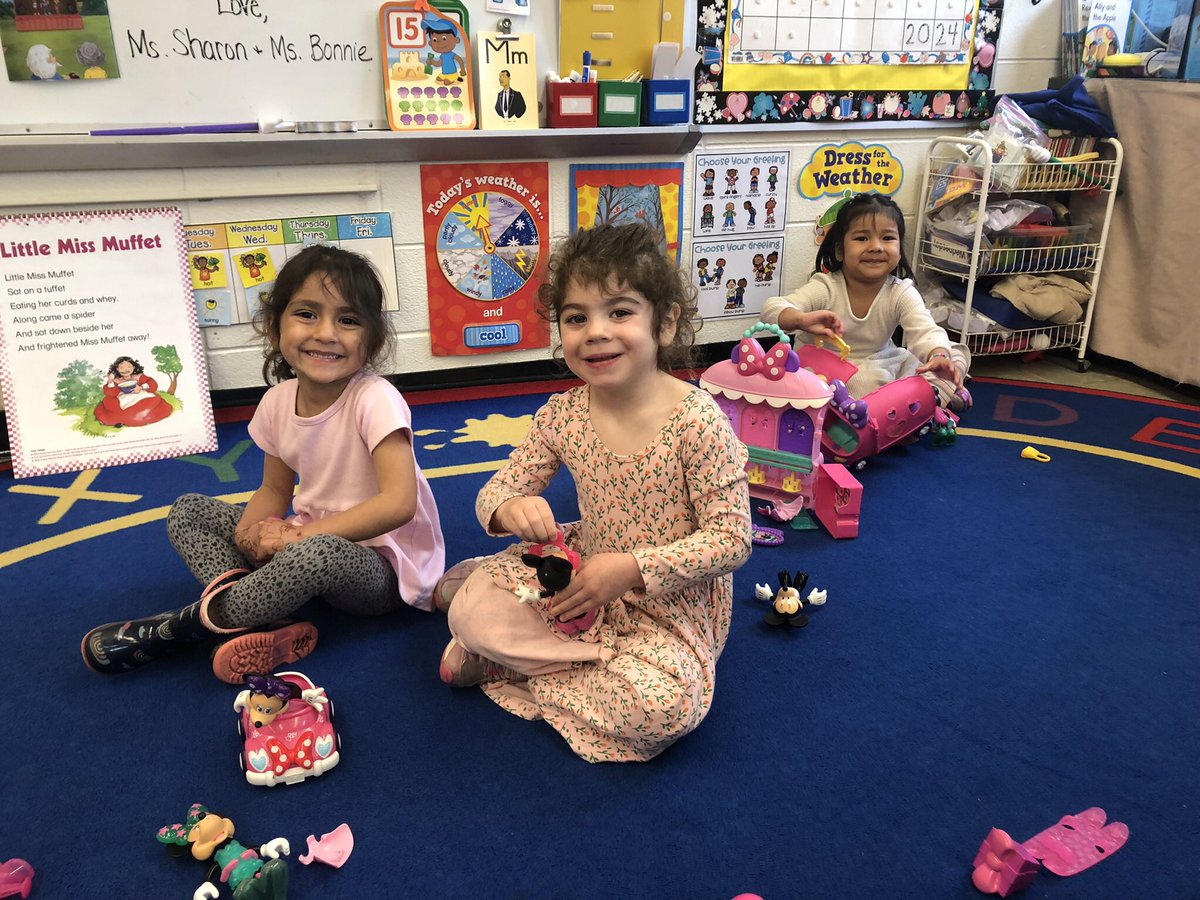 MissSharonCohen's tweet photo. More marvelous M centers… marble painting, Minnie Mouse, mommies and daddies and more magnets!@Dr_BethHoffman #thehopewellway, #HESPeech https://t.co/MM4LsdTrVr