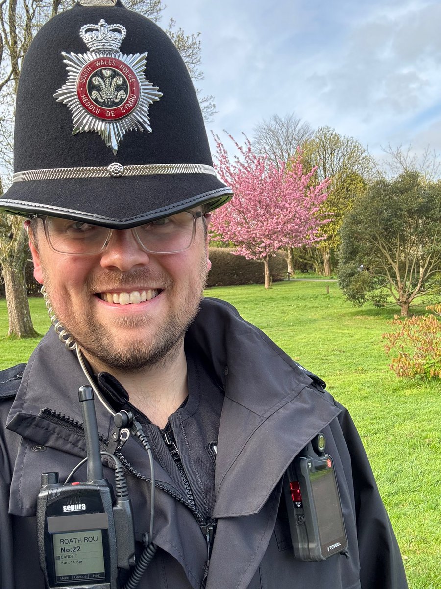 Foot patrol this morning around @buteparkcardiff before joining #Team3 for response 🚨.. great to see so many enjoying Big Moose Fun Run🏃🏻‍♂️💨 So many taking the opportunity to say hello! 👋 Hearing ‘it’s great to see them on foot patrol’ makes giving up my Sunday worthwhile 🙌