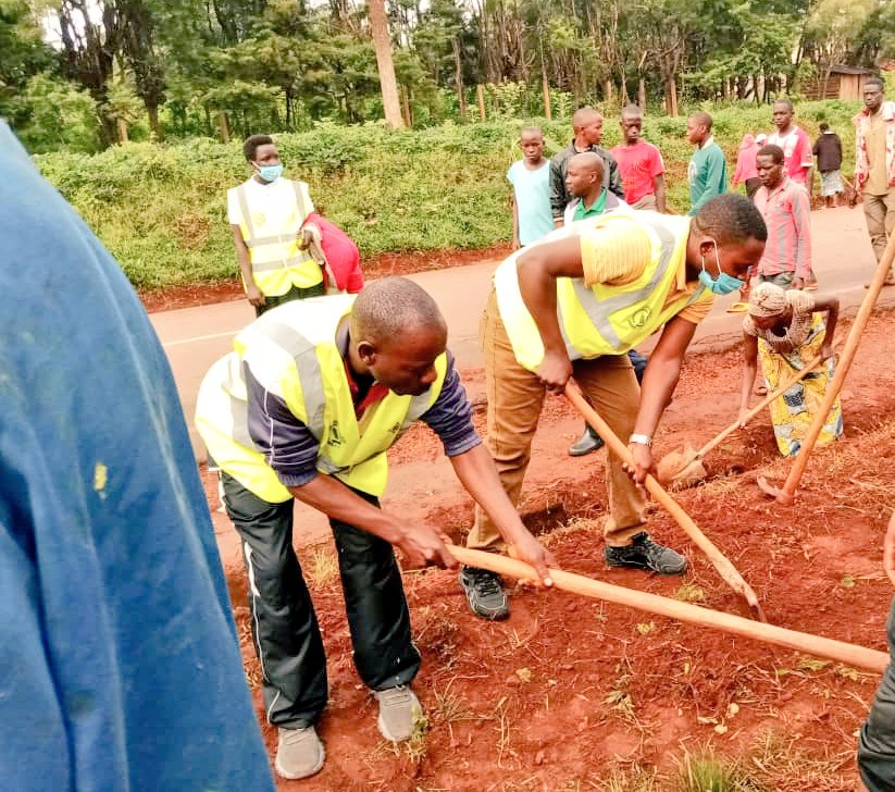 acapebu's tweet photo. @nduwijonas27 , président de l' Association Catholique pour la Protection de l'environnement (@acapebu ) dit que ACAPE BURUNDI s'est engagée à contribuer afin que le #Burundi soit un pays  propre et prospère. 
@Burundi1stLady @NtareHouse @BMineagrie @PNUDBurundi https://t.co/wP9Tiycrz7