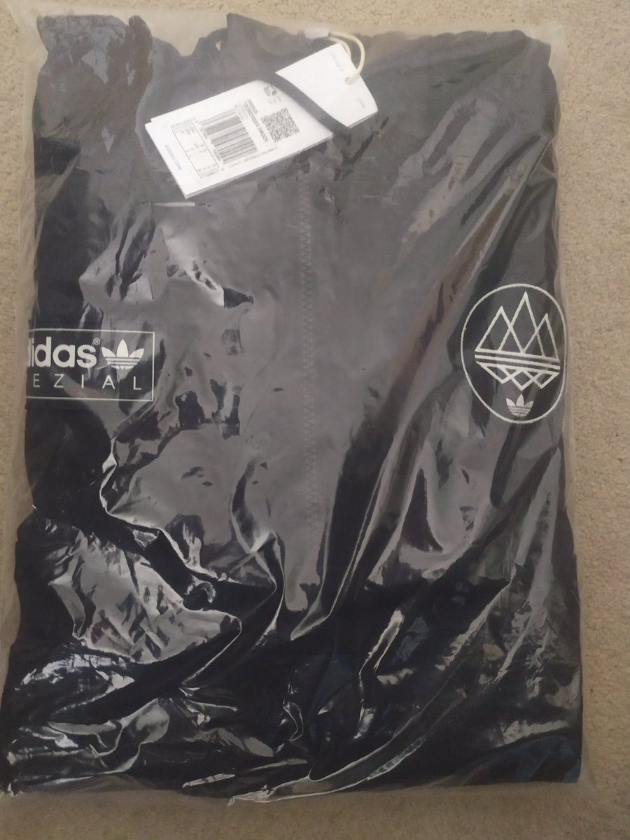 ChicaneJim's tweet image. ***Navy Todmorden Smock***
Size Small - Brand New in Bag w Tags. Too large for my Son.
£239 TYD using Special Delivery for PayPal F&amp;amp;F otherwise it's £249 using G&amp;amp;S.
Retweets appreciated as always thanks
@adiFamily_