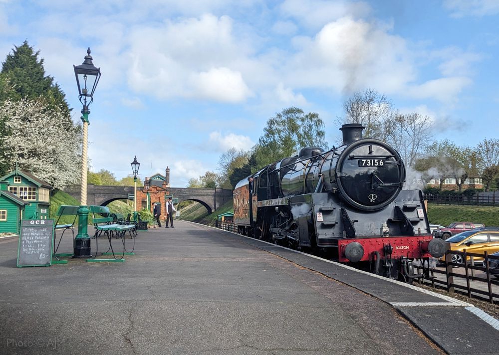 It's a lovely day in Leicestershire, and we have passenger and goods trains running at the Great Central today, Sunday 14th April 2024. BR Standard Class 2 78019, Standard Class 5 73156, and Peak Type 4 D123 are in service. See: buff.ly/43QCxGp #GreatCentralRailway