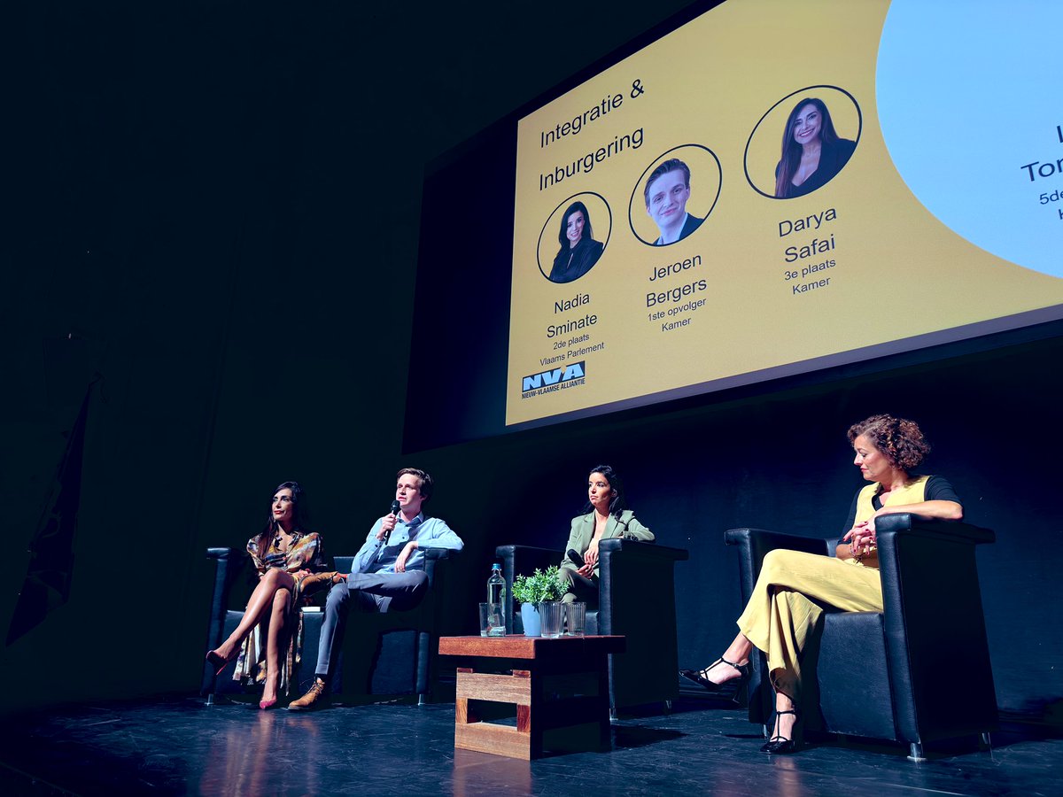 ‘Vilvoorde wou alle overheidscommunicatie doen in drie talen. Goed dat wij er zijn om dit tegen te houden. In Vlaanderen Nederlands, in Vlaams-Brabant Nederlands, is dat zo moeilijk om te begrijpen? Respecteer ons en wij zullen u respecteren.’
<a href="/jeroen_bergers/">Jeroen Bergers🎗️</a> 

<a href="/Jongnva/">Jong N-VA</a> <a href="/de_NVA/">N-VA</a>