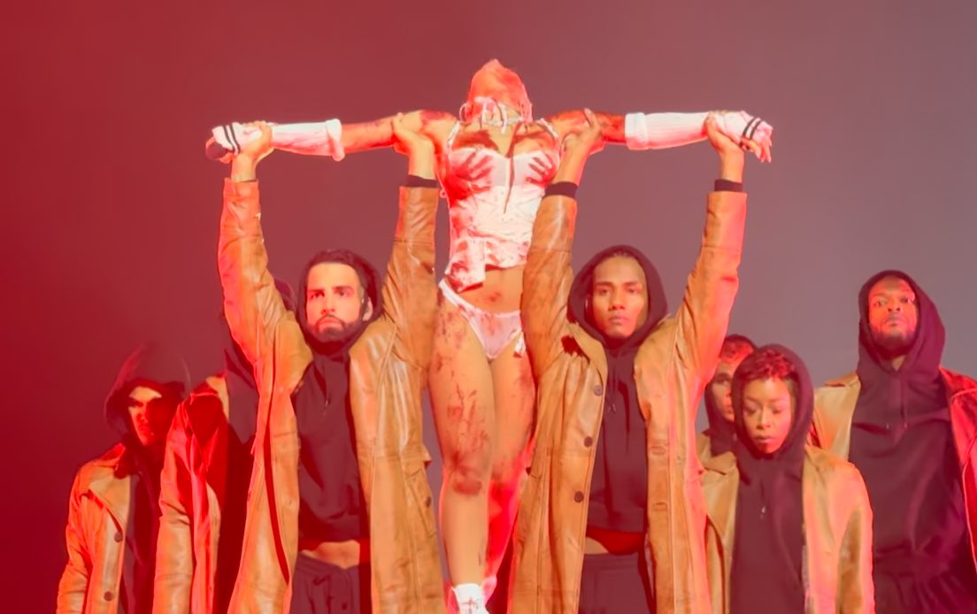 EXECUTIVEXMEDIA's tweet photo. The most attacked for “flopping” and being “weird”. The ones who win
@Drake and @DojaCat should release a collab together.
Would you be here for a #Droja collab? https://t.co/VSDUTeXm2D