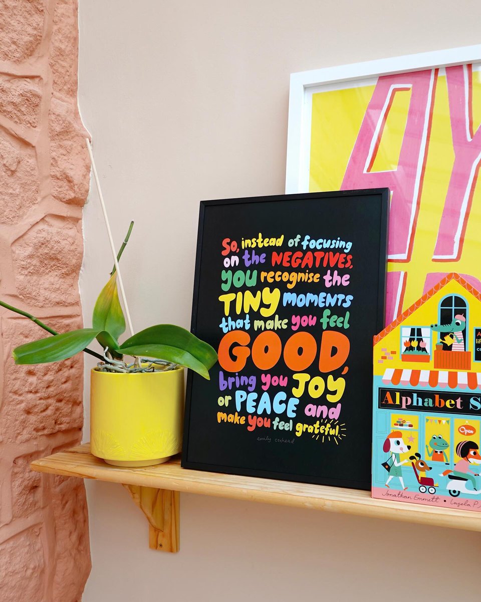 NEW PRINTS!! 🎨

thehappynewspaper.com/product-catego…