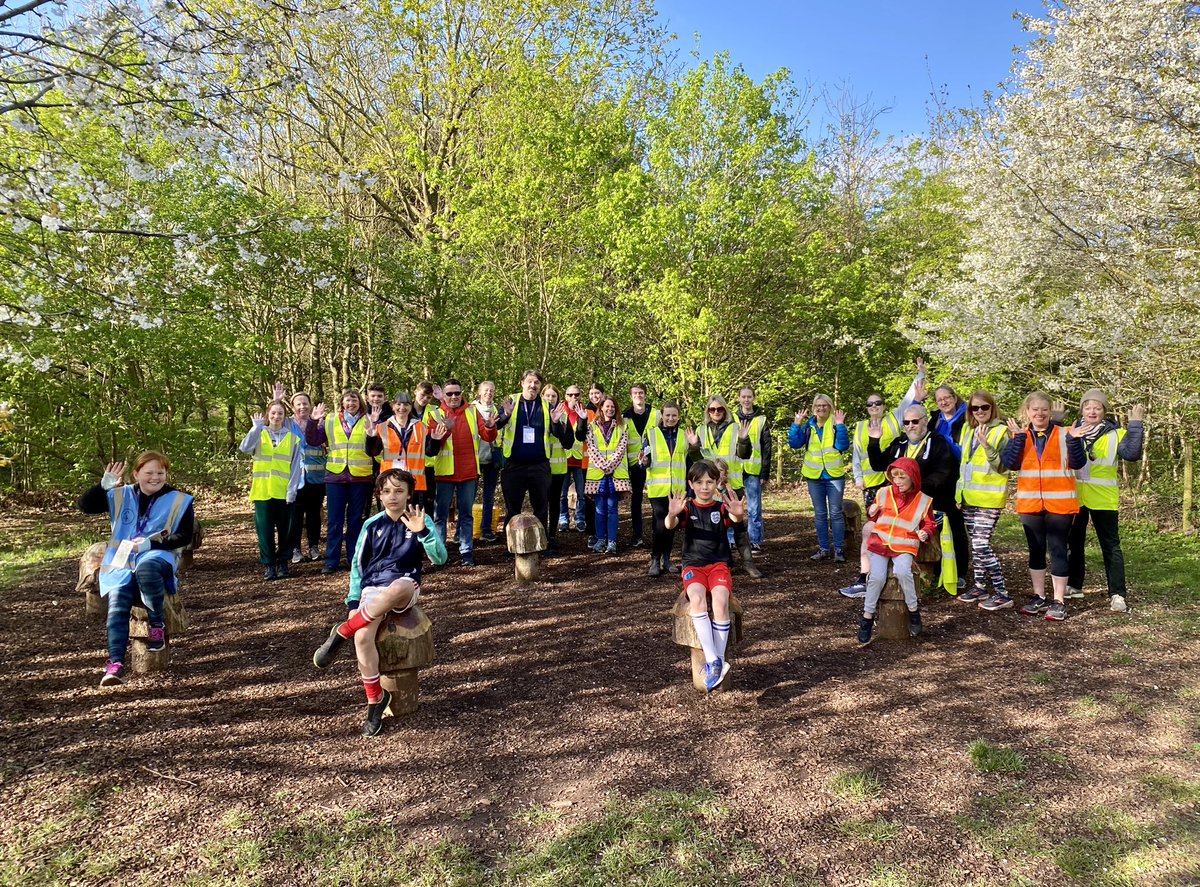 Headline stats at event 441 ⭐️ 98 junior walkers & runners 🏃🏽🚶‍♀️ 31 fabulous volunteers 🦺 9 first time walkers/runners 🌱 1 photo with the mushrooms 🍄 #loveparkrun 🌳 #parkrunfamily ❤️