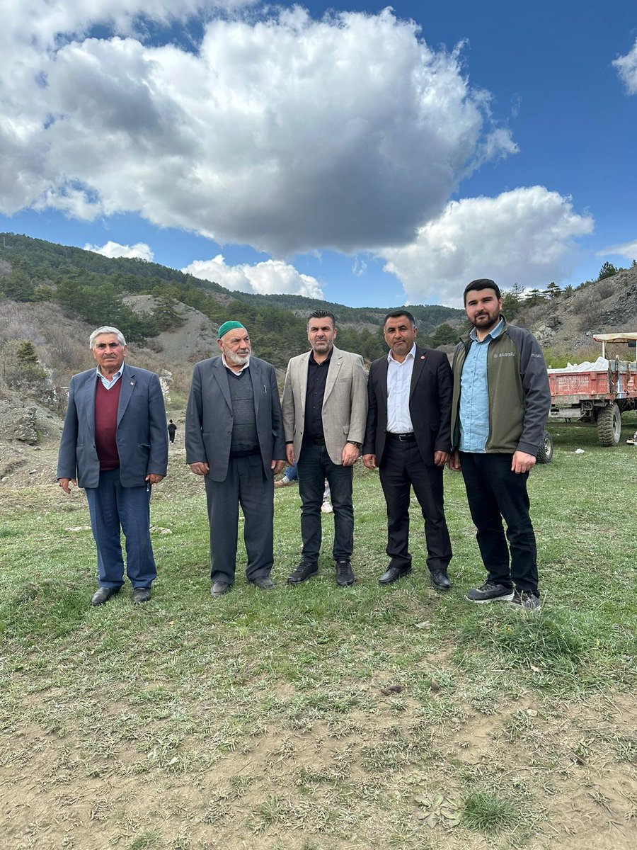 mesutcankaloglu's tweet photo. İnsan yanındakilerle büyüktür..
Bakış önemli🙂 https://t.co/4rvWPKgaY4