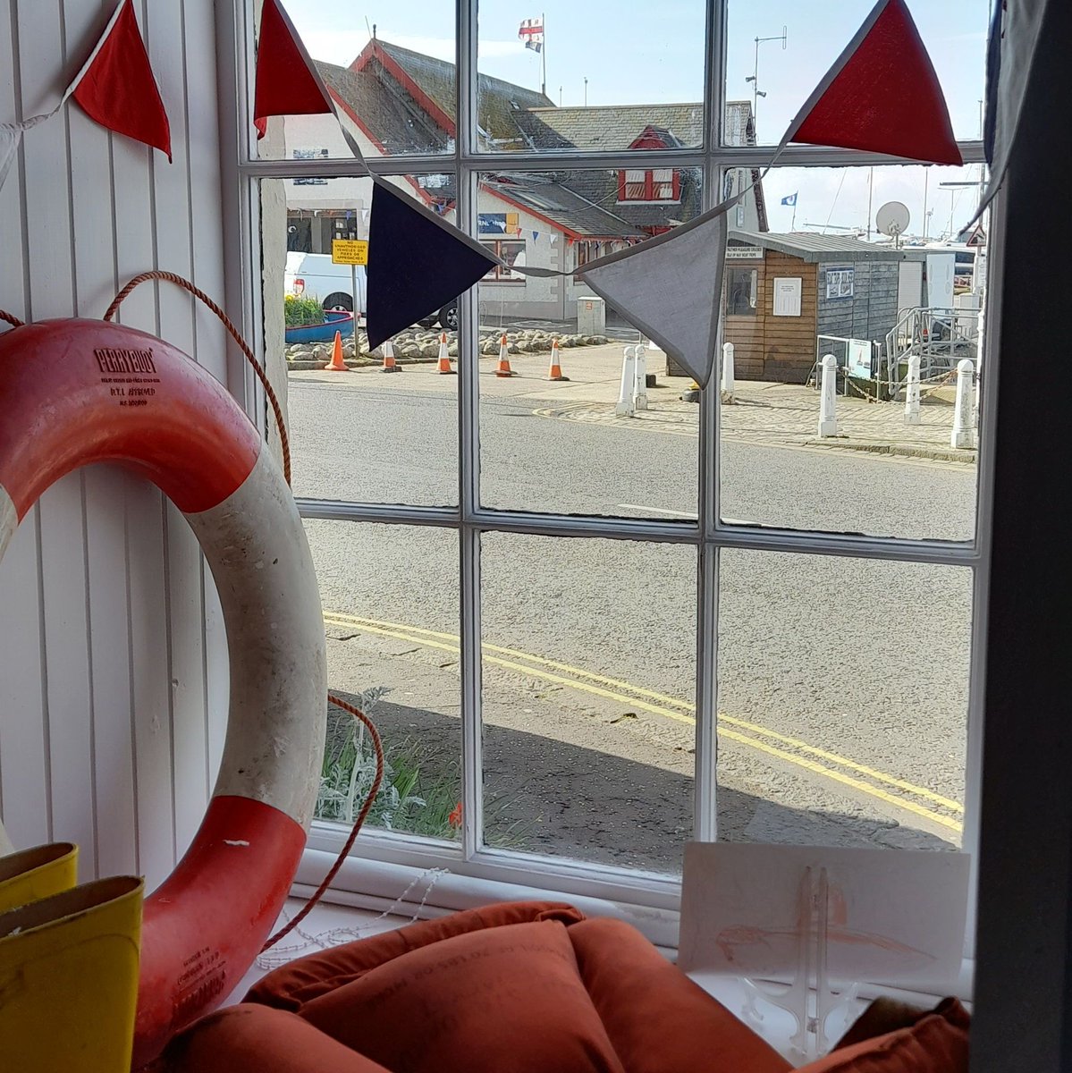 Excitement building down at @AnstrutherRNLI this morning - 4 hours to go! Wishing everyone in the town a happy day enjoying the seafood, confectionery, ice cream and cocktail specials laid on by the fish and chip shops, bakers, cafes and pubs and most of all the community spirit!