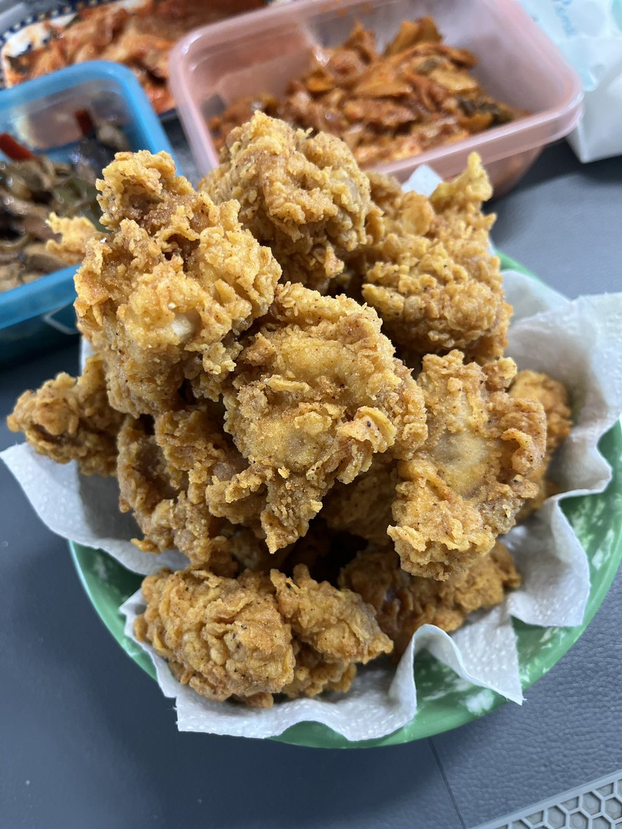 포브스 선정 집에서 가장 치킨을 섹ㅅ하게 튀기는 남자 1위