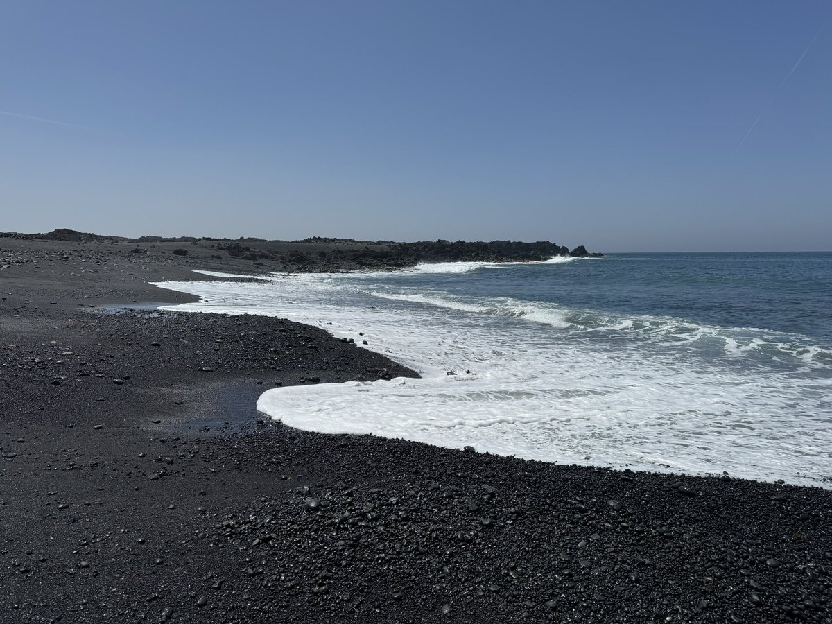 Good morning. The vacation is lovely, we are enjoying it a lot. How are you doing today fam? Black beach: