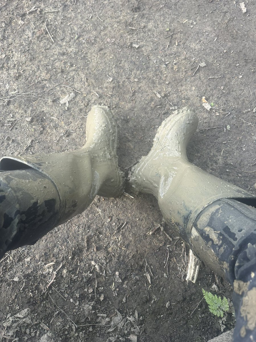 uuf361's tweet image. Quick muddy walk in the Jack Wills #mud #muddy #wellies