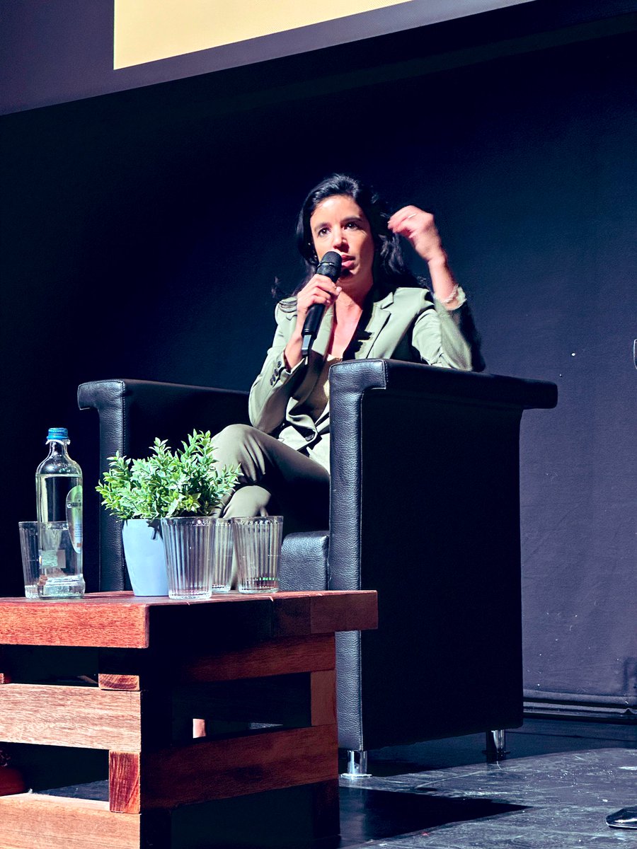 ‘Stop toch die segregatie in onze samenleving. We moeten ghetto’s actief bestrijden zoals Denemarken dat doet. Stop het gepamper. Inburgering en Nederlands, nog veel meer dan ooit, dat heeft Vlaanderen nodig.’

Vlaams-Brabants <a href="/de_NVA/">N-VA</a> kopstuk <a href="/NadiaSminate/">Nadia Sminate</a> op ons provinciaal