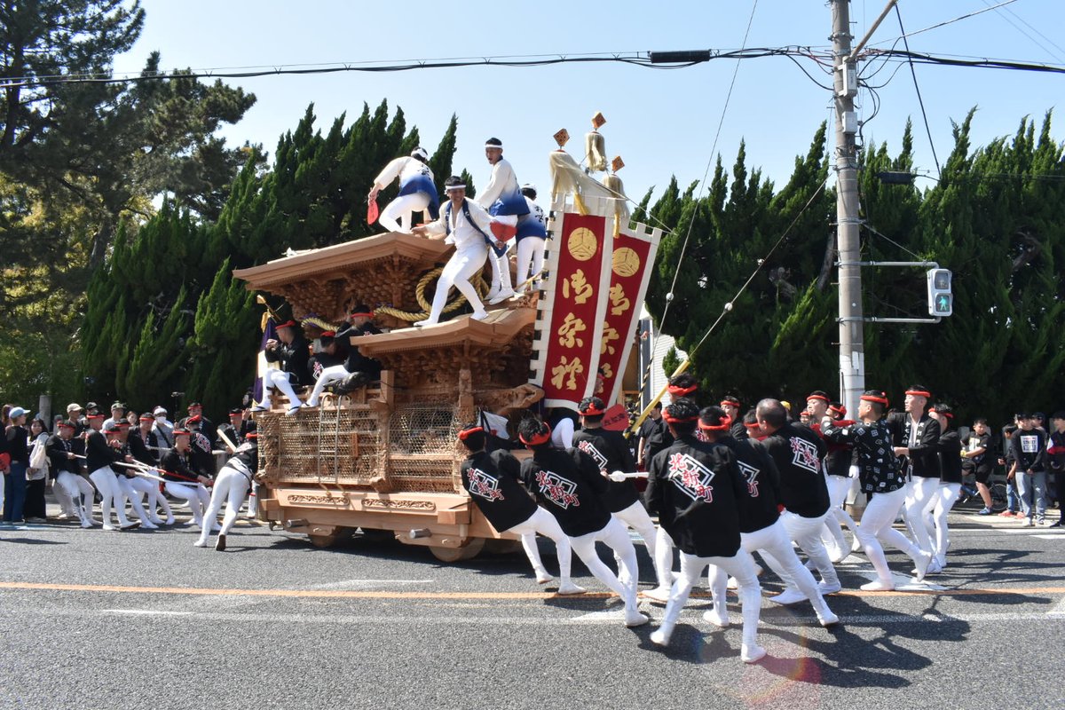 dDyGJpoXBUfZQr1's tweet photo. 高石市　北新町　だんじり
お披露目曳行　その3 https://t.co/h3ZJju4IWA