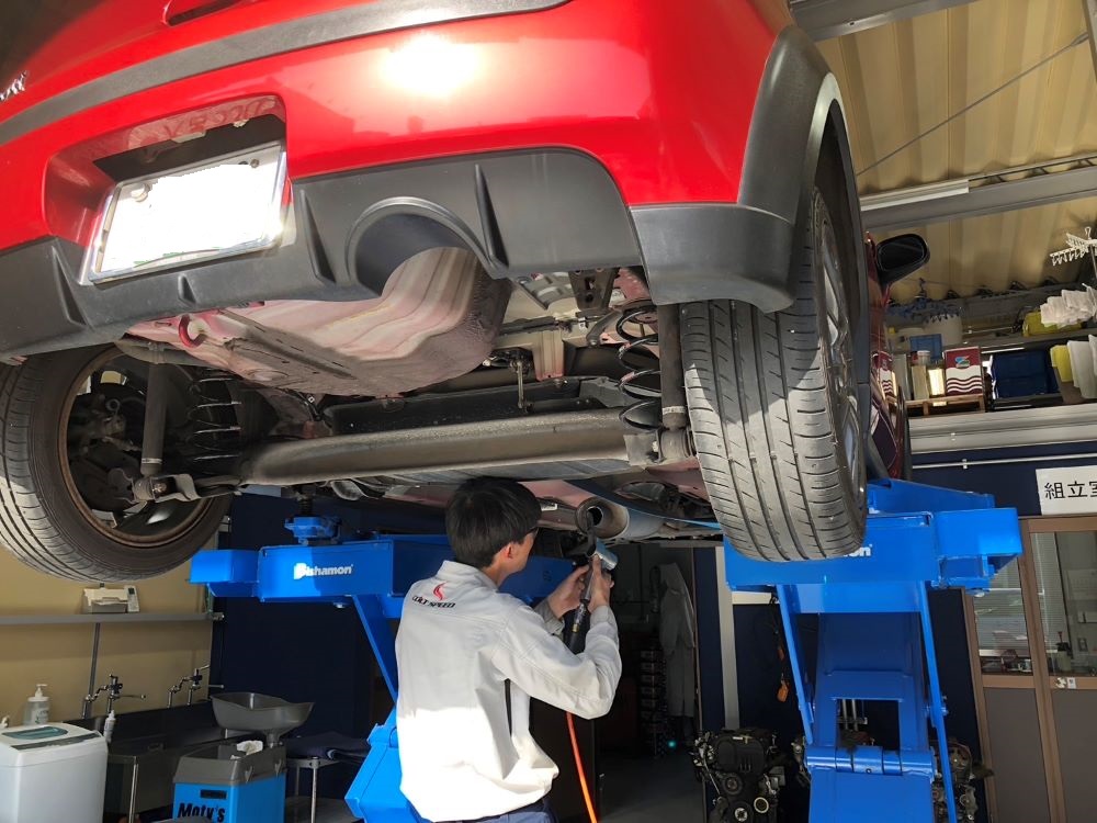COLTSPEED's tweet image. ＃コルトラリーアート・VerR　へマフラーの取り付けです。段々見かける事が少なくなってまいりましたが。大事に長くお乗りください。
＃Z27AG　＃コルト