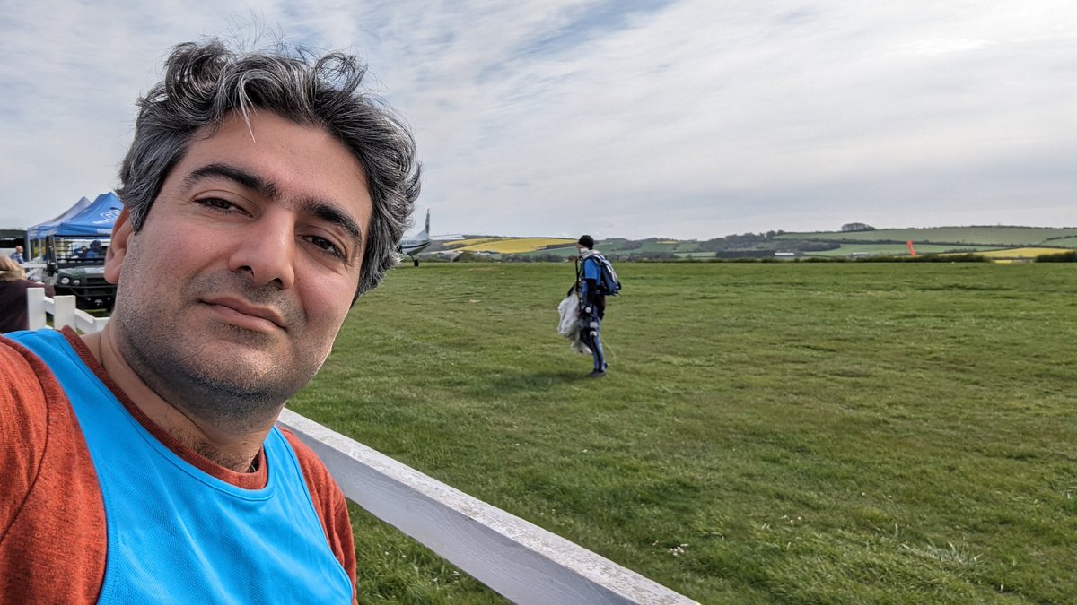 @bhamcommunity @BCHC_RnI just arrived on the airfield to take the dive for BCHC Charity. Wonderful day to raise funds for the fantastic work that our charity does justgiving.com/page/hamid-zol…