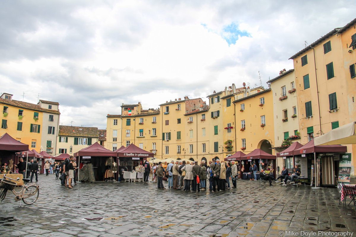 Piazza dell'Anfiteatro, Lucca, Tuscany.

#Lucca #Tuscany #Toscana #Italy #Italia #landscape #landscapephotography #travel #travelphotography #photo #photography #photooftheday #architecture #architecturephotography #cityphotography