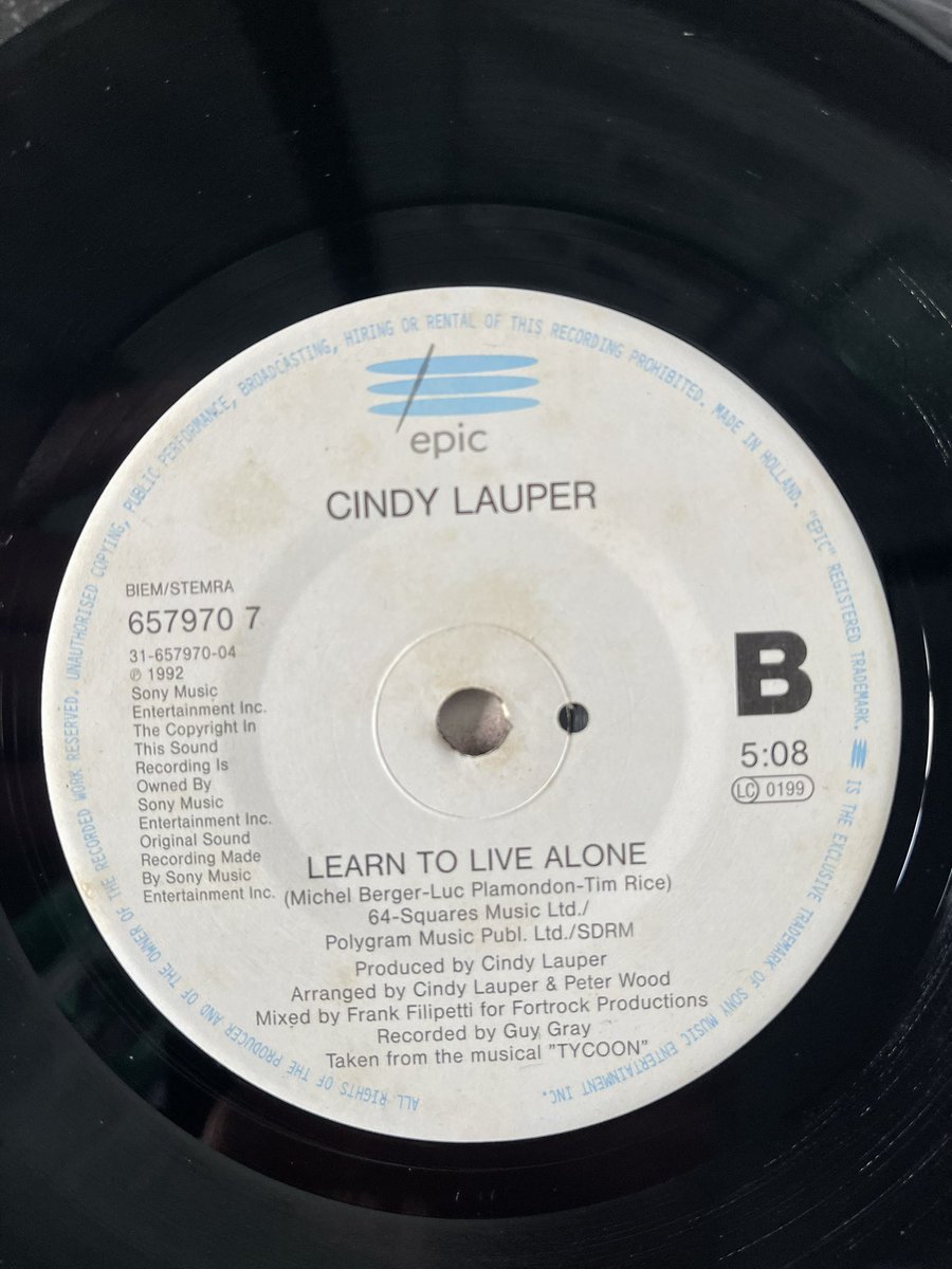 Poplifer73's tweet image. Cyndi Lauper’s “The World Is Stone” single was pressed with Cindy with an I not a Y!
#VinylFind