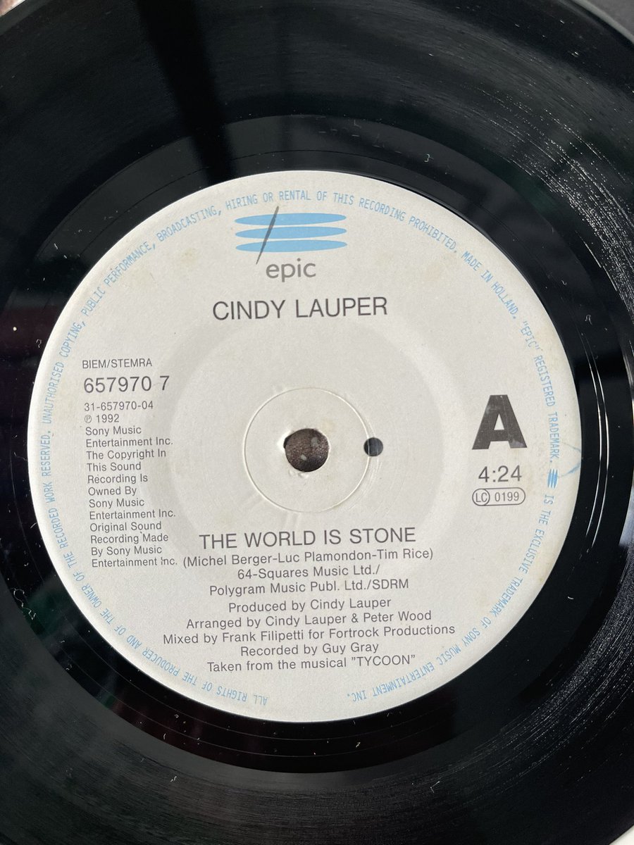 Poplifer73's tweet image. Cyndi Lauper’s “The World Is Stone” single was pressed with Cindy with an I not a Y!
#VinylFind
