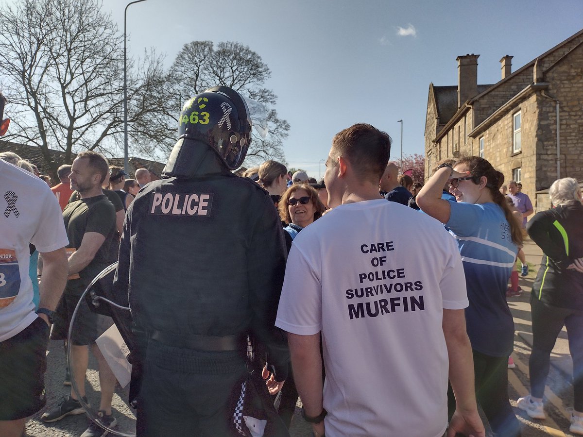 The charity @UK_COPS support families who have lost loved ones in the line of duty. This is why PC Chris Jones has chosen to run the 10k in full riot gear - to raise money for a cause very close to our hearts.💙💙💙justgiving.com/page/christoph…