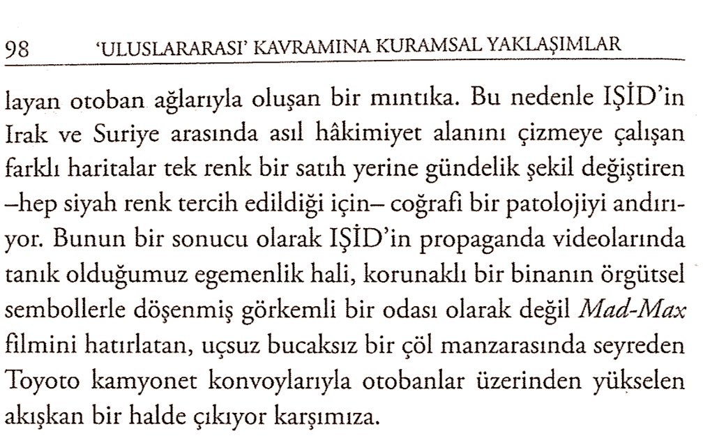 40 yıl sonra, yeni feodalizm doğarken, Irak ve Suriye otobanlarında ortaya çıkan akışkan egemenlik alanlarını ön görmüş olmasıyla distopya kulvarında bir baş yapıt...